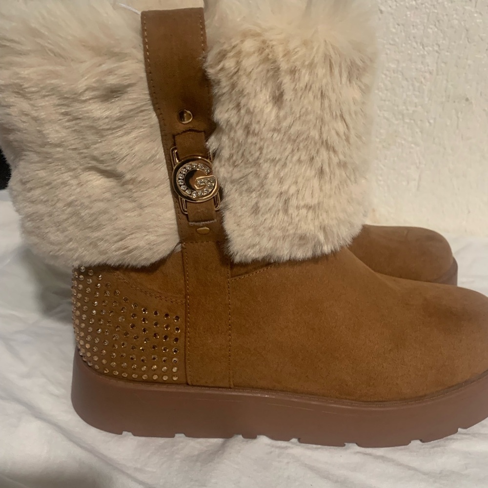 Brown Ankle Boots with Cream Fur Lining and Suede Material - Picture 2 of 10